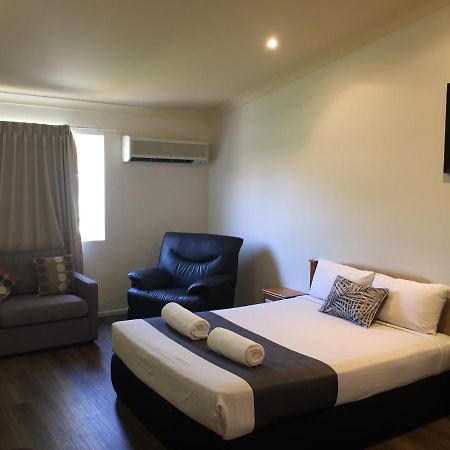 Emerald Explorers Inn Εξωτερικό φωτογραφία