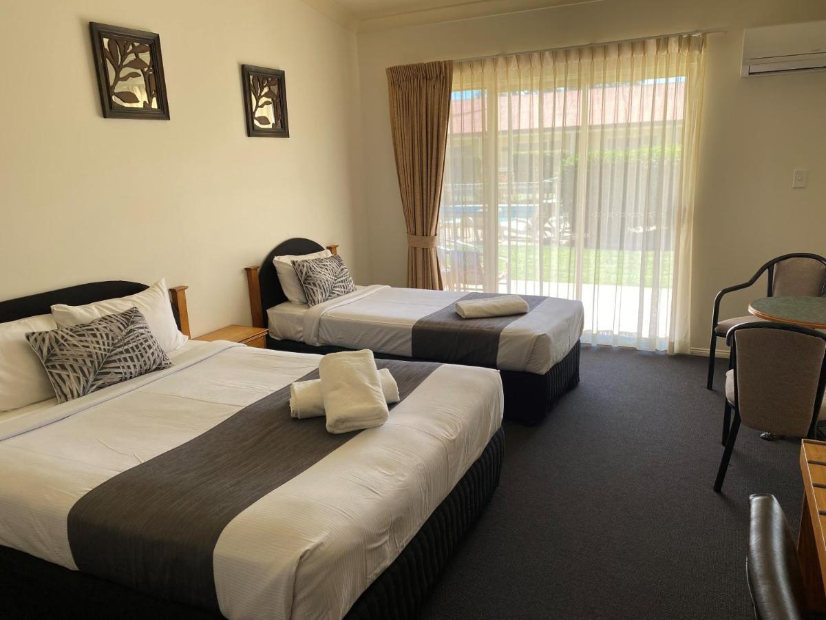 Emerald Explorers Inn Εξωτερικό φωτογραφία
