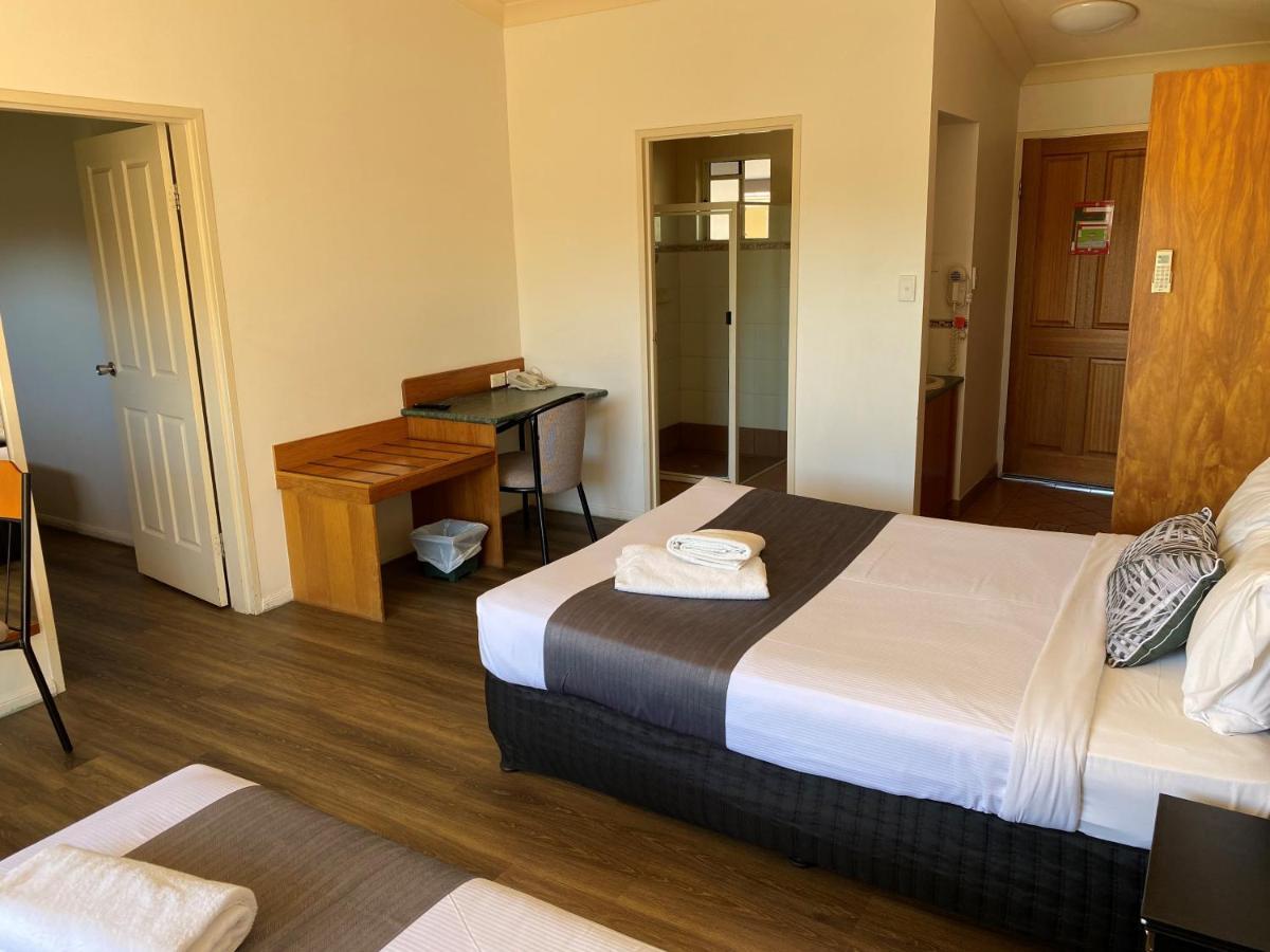 Emerald Explorers Inn Εξωτερικό φωτογραφία