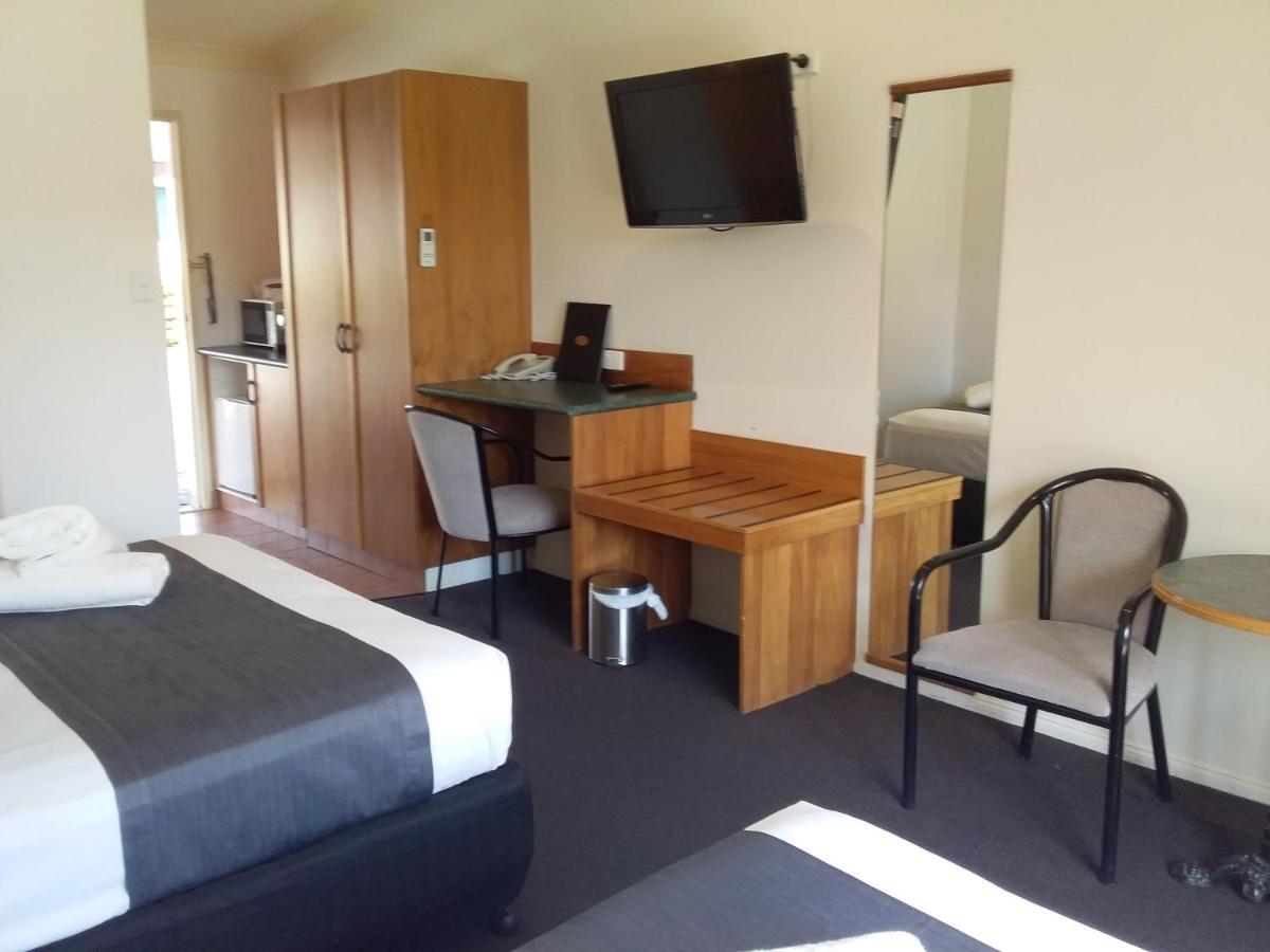 Emerald Explorers Inn Εξωτερικό φωτογραφία