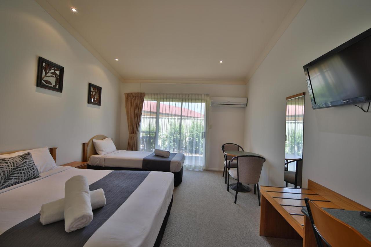 Emerald Explorers Inn Εξωτερικό φωτογραφία