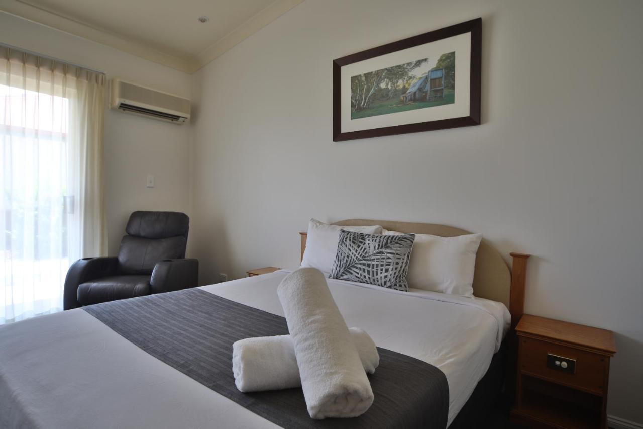 Emerald Explorers Inn Εξωτερικό φωτογραφία