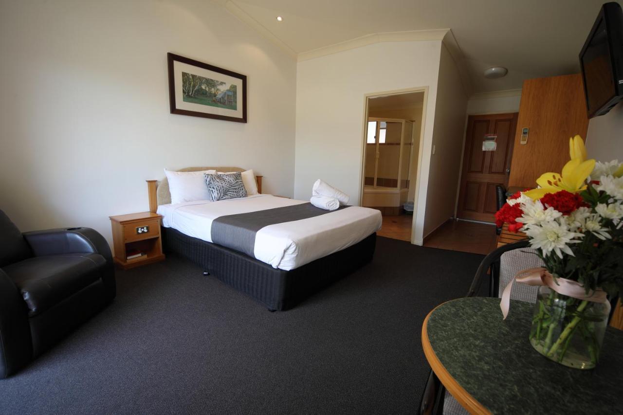Emerald Explorers Inn Εξωτερικό φωτογραφία